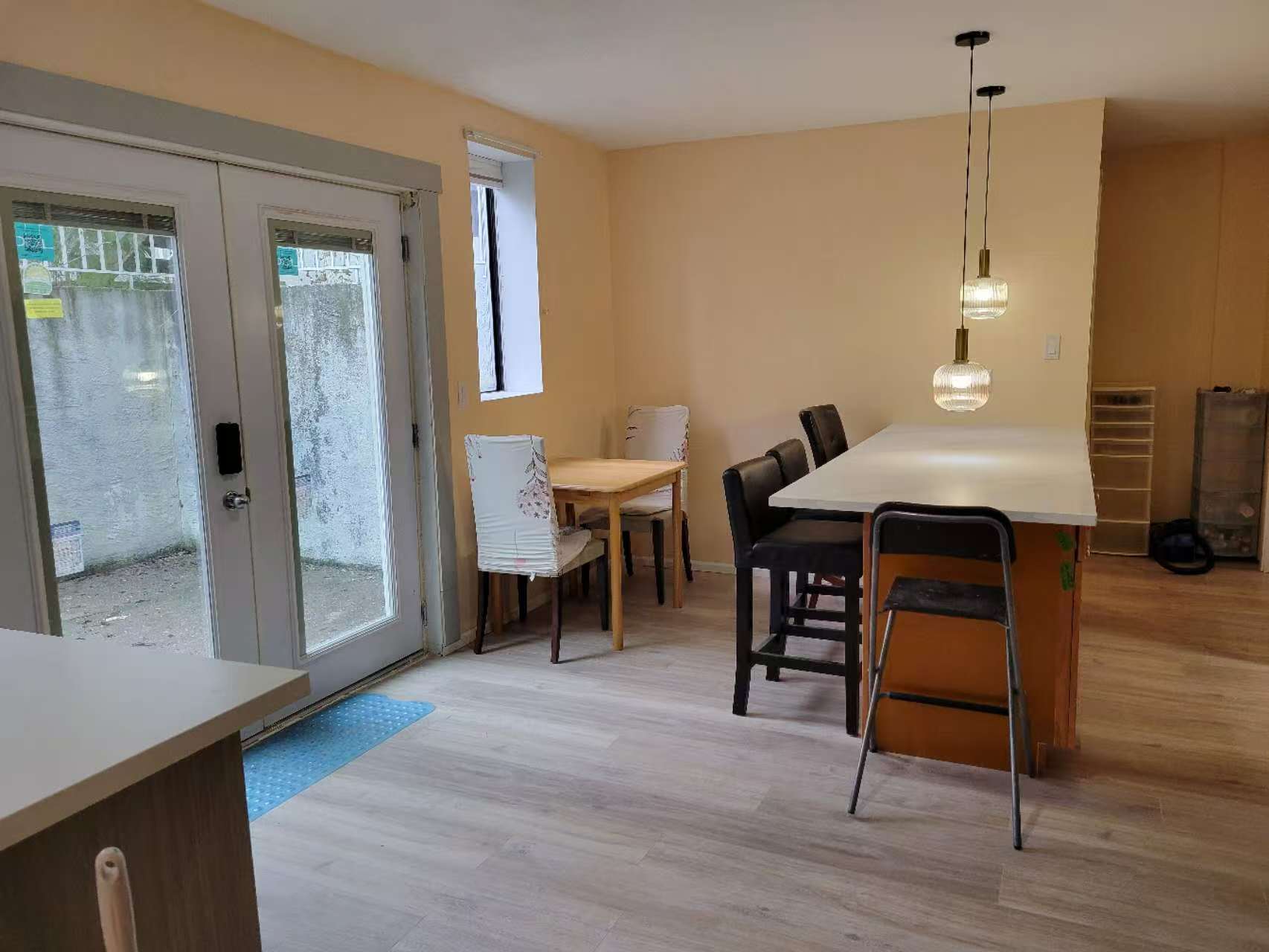 LOWER HOUSE COMMON AREA PHOTO 5