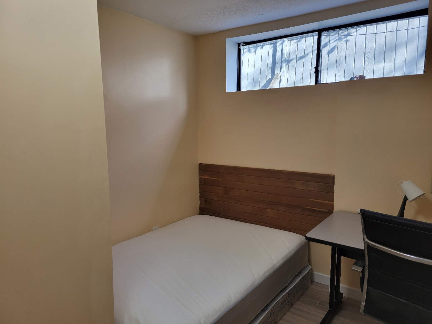 LOWER HOUSE ROOM B WITH EAST DIRECTION 1