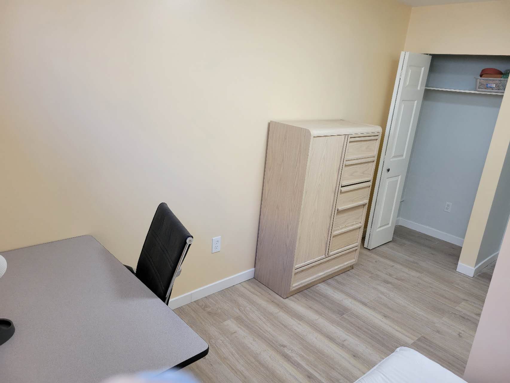 LOWER HOUSE ROOM B WITH EAST DIRECTION 2