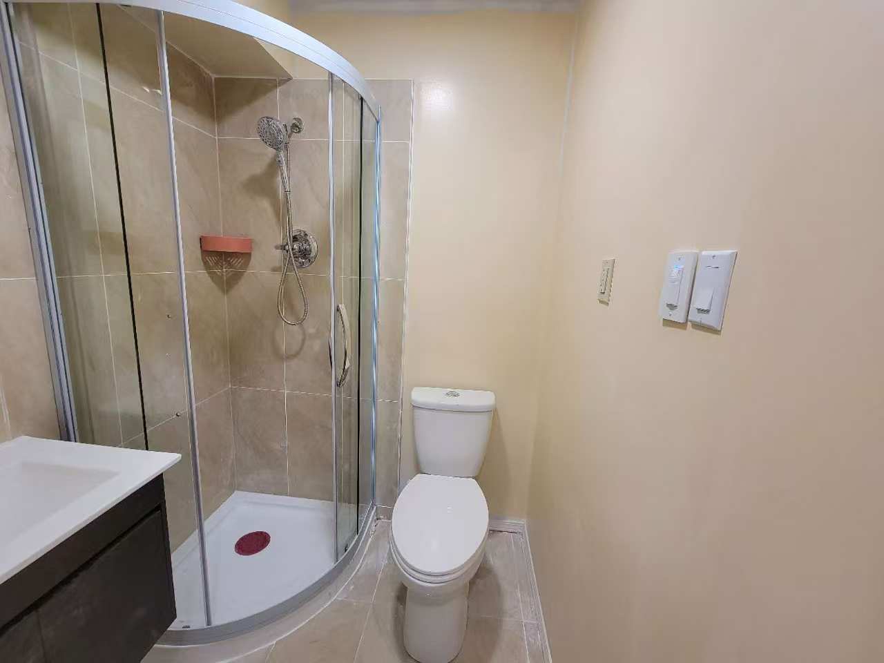 LOWER HOUSE ROOM B WITH EAST DIRECTION 3