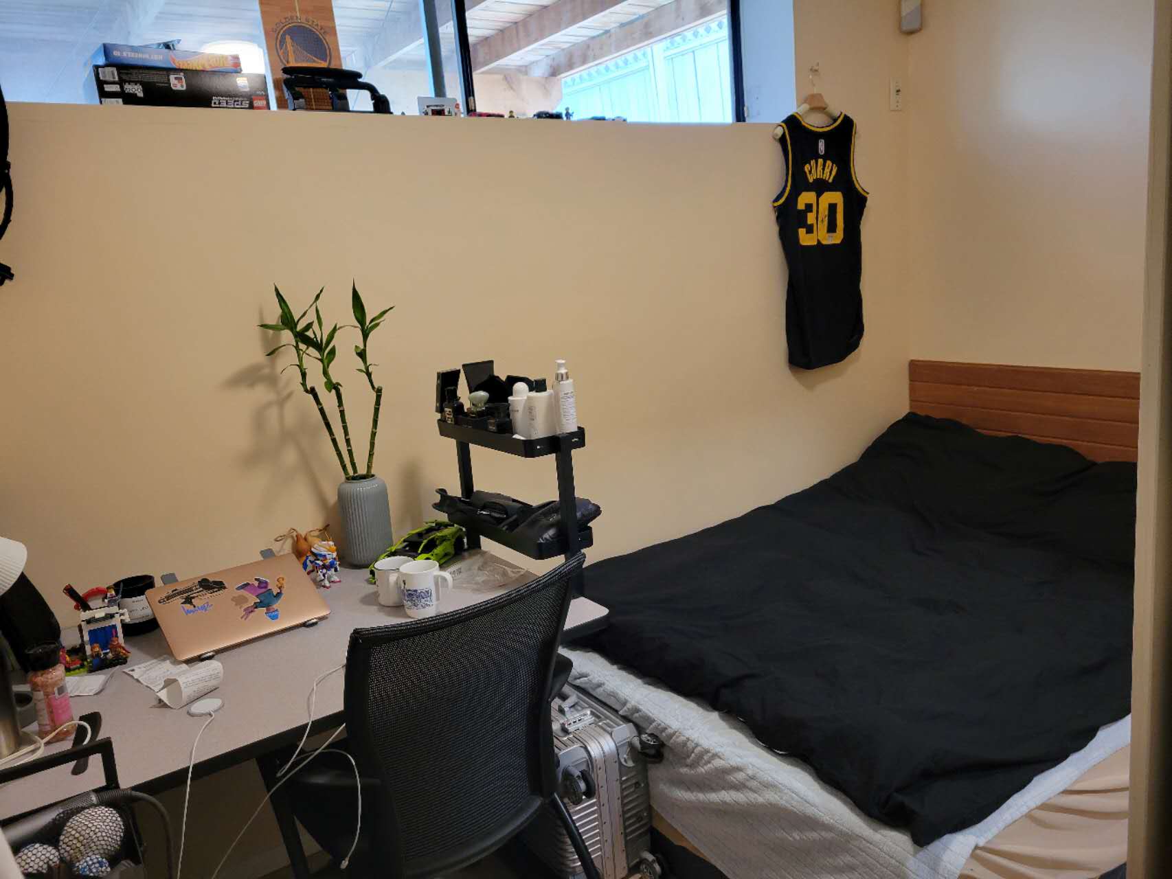 LOWER HOUSE ROOM C PHOTO 2